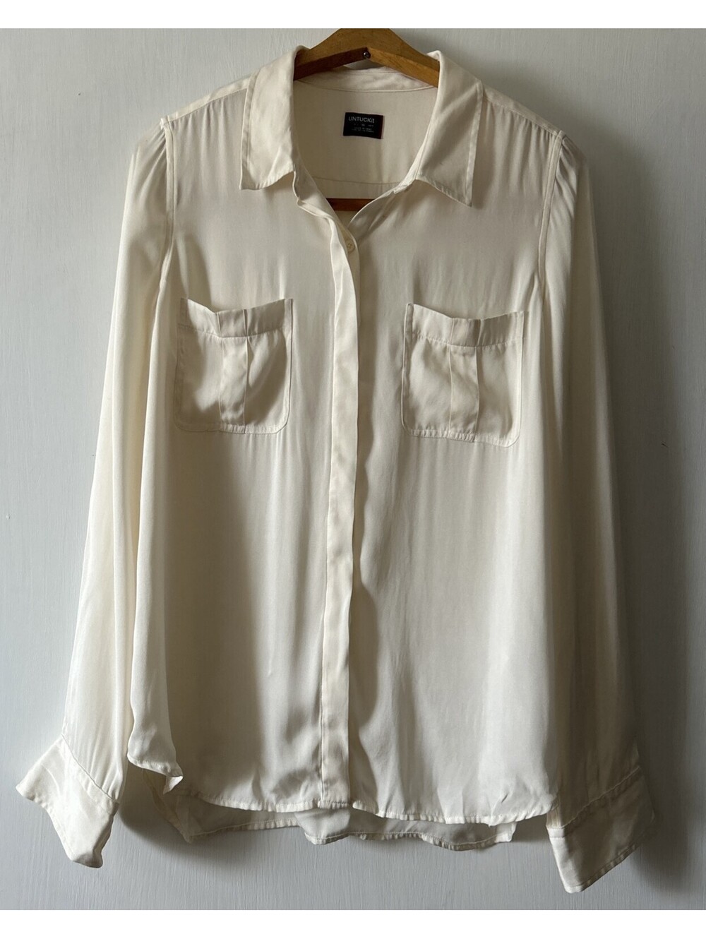 Untuckit for Women Size 10 Silk Collared Long Sleeve Hidden Button Ivory